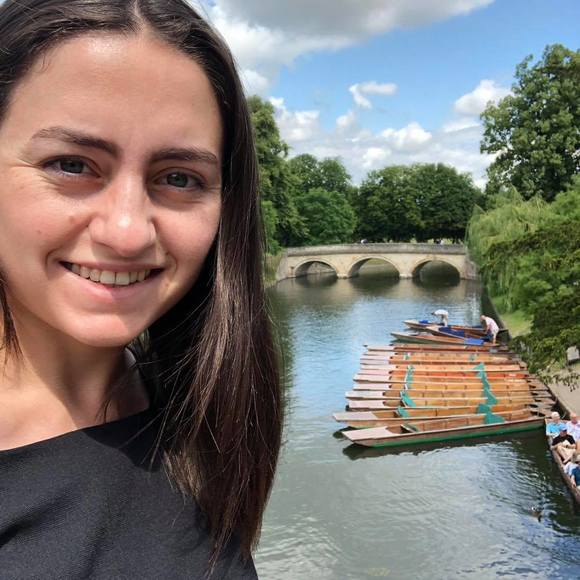 Meet your Posher, Ariana - Picture 1 of 1